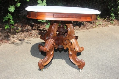 Ornate 核桃维多利亚大理石海龟咖啡桌 Attr。 Thomas Brooks — 第 1/4 张图片