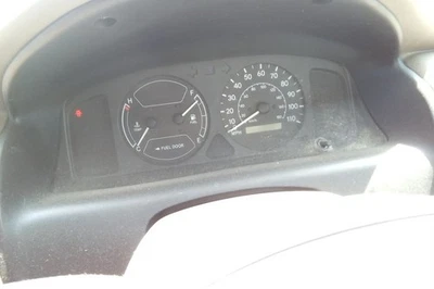 Chevrolet Prizm OE 2000 velocímetro calibre clúster 123 k millas Foto 1 de 4