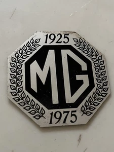 MGB MGB-GT MG MIDGET 50 YEAR ANNIVERSARY DASH BADGE 1925-1975 OFF A 1975 - Picture 1 of 1