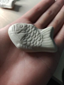 Taiyaki Porcelain Chopstick Rests – 3-Piece Set - Picture 1 of 5