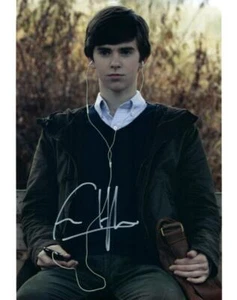 Foto autografiada de Freddie Highmore 8x10 firmada y certificado de autenticidad - Imagen 1 de 1