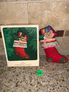 Medias bordadas Hallmark 1983 adornos de recuerdo de Navidad #S12 - Imagen 1 de 11