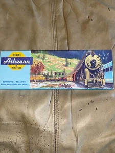 HO Scale, Athearn #4413. SD40-2 Powered. Santa Fe - Picture 1 of 3