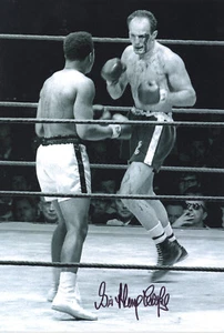 HENRY COOPER - Signed 12x8 Photograph - SPORT - BOXING - Picture 1 of 1