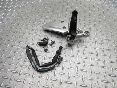 Soporte reposapiés delantero derecho Honda CBR650F 2014 14-16 Foto 1 de 4