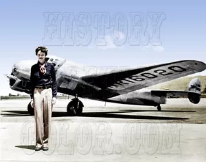Amelia Earhart Pilot Flugzeug Luftfahrt Farbfoto -GPN-2002-000211 - Bild 1 von 1