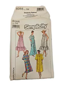 Simplicity 8066 Kleid mit eckigem Ausschnitt Schnittmuster Neu Größe S Umschlagschaden - Bild 1 von 8