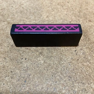 Donkey Kong 1 Replacement Pink And Black Jenga Piece. - Image 1 of 3