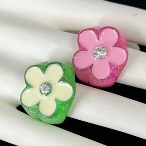 Grobe Lucite Blume Ringe Strass Rosa Grün Glitzer Größe 7 Retro Gänseblümchen Set - Bild 1 von 12