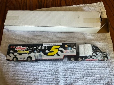 Semirremolque Hendrick Motorsport Racing Kelloggs Got Milk #5 Foto 1 de 4