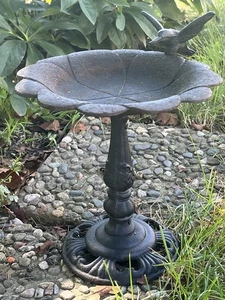 Gusseisen Garten Vogeltränke Kolibri Lilienauflage rustikal Deko Futterhaus - Bild 1 von 15