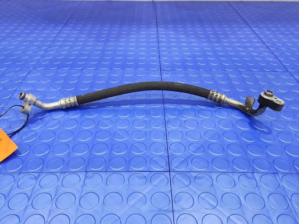 Manguera de descarga de aire acondicionado 12-15 Mercedes Benz ML350 W166 OEM 1668300215 Foto 1 de 4