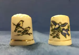 Dedales Porelain conjunto de 2 con pájaros pintados en ellos - Imagen 1 de 3