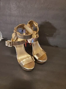 Breckelles Gold Sandal Wedges Women's Size 6.5 - Picture 1 of 5
