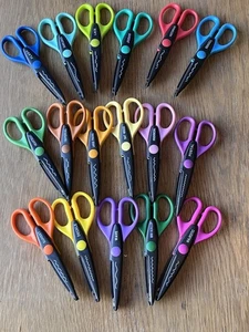 17 Fiskar Paper Edgers. Lot. All Different. Great Patterns - Picture 1 of 2