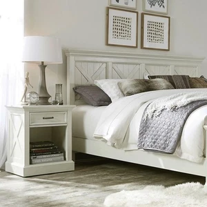 Seaside Lodge Off-White 2-Piece King Headboard and White King - Picture 1 of 5