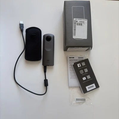 Cámara Ricoh THETA V 360 y soporte Bushman Monopie V1 a la venta - Usado Foto 1 de 4