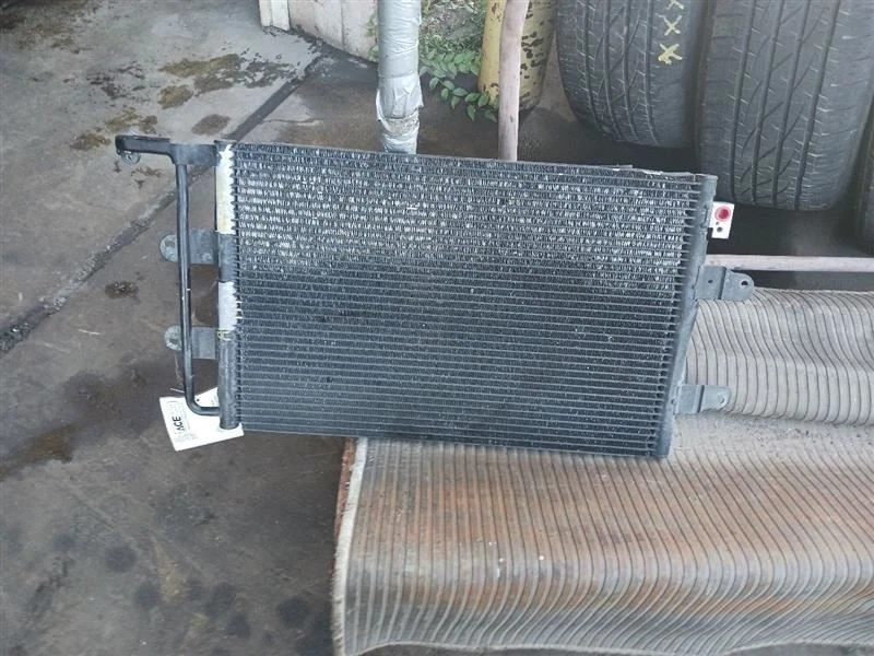 Condensador de CA Volkswagen Beetle compatible con 06-10 4554905 Foto 1 de 4