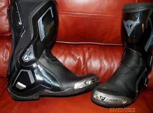 DAINESE TORQUE D1 OUT MOTORCYCLE BOOTS. ALL BLACK US MEN'S SIZE 7.5 EU 40 - Foto 1 di 10