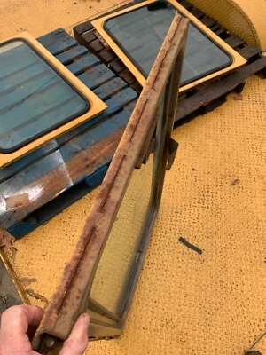 PUERTA DERECHA 5V9316 Caterpillar Foto 1 de 4