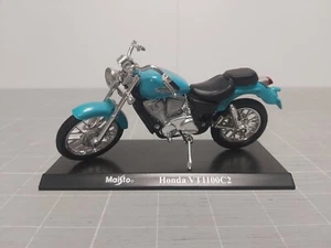 Moto da collezione Maisto Honda VT1100C2 Hachette 1:18 Mega Bike - Foto 1 di 4