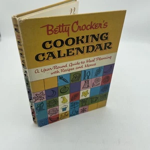 BETTY CROCKER'S COOKING CALENDAR A YEAR ROUND GUIDE TO MEAL PLANNING 1962 - Picture 1 of 10