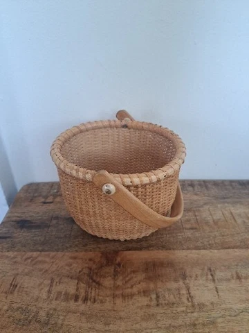 Nantucket Style Basket Wood W/ Swing handle 5" x 6" x 5" Cover