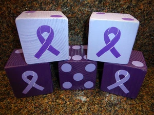 1 DADOS de madera de patio de césped jumbo - púrpura CONCIENCIA DEL CÁNCER Yahtzee, Bunco, Farkle, decoración - Imagen 1 de 10