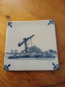 Antique Delft Blue Tile depicting Antique Well #2 - Picture 1 of 7