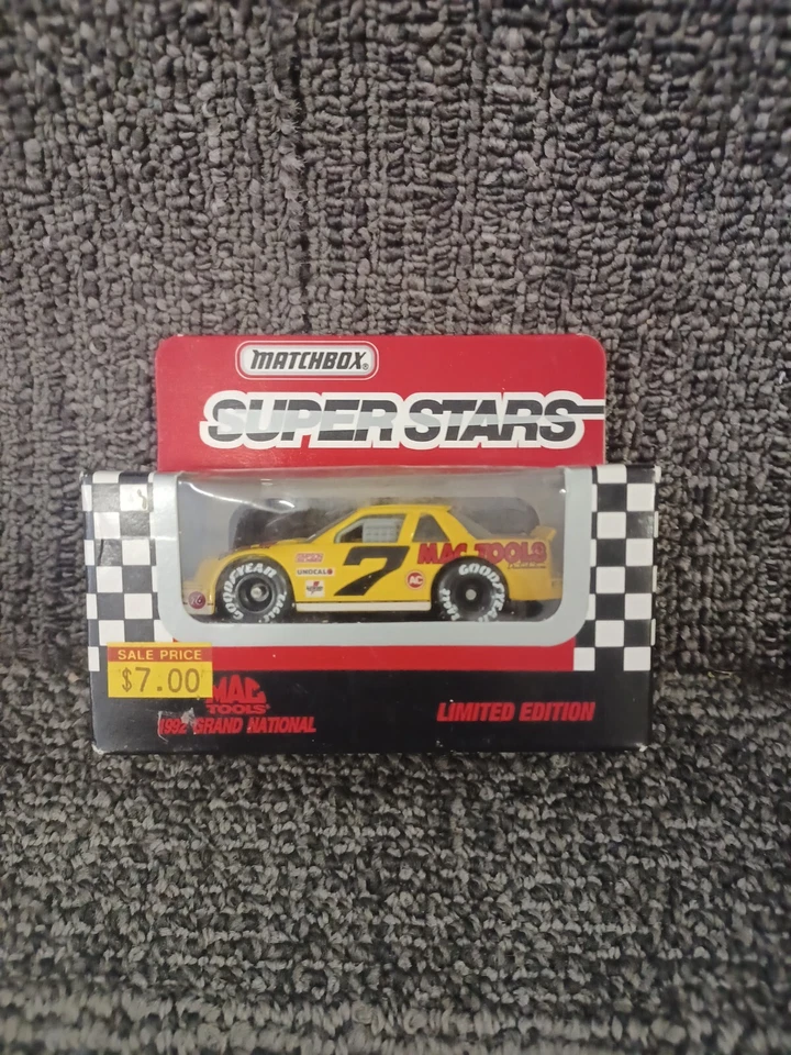 Coche diecast Grand National 1992 escala 1:64 #7 por Matchbox  Foto 1 de 1