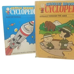 Charlie Brown's Cyclopedia Lot of 2 Hardcover Books Snoopy 1980 Vintage 2 & 3 - Picture 1 of 7