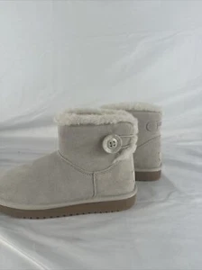 UGG MINI BAILEY KNOPF II CARIBOU SCHAFFELL WILDLEDER DAMEN STIEFEL GRÖSSE US 6 - Bild 1 von 15