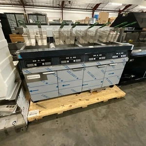 Frymaster SCFHD450G Gas Fryer - (4) 50 lb Vats, Floor Model, Natural Gas - Picture 1 of 13