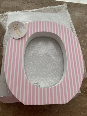 Decorative Wooden Wall Monogram~ Initial Letter "O” Pink Stripes ~Pier One~ NWT - Imagem 1 de 4