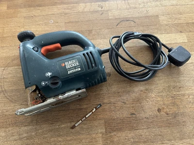 Black & Decker Corded Electric Scrolling Jigsaw KS638SE 400W with Blade - GWO - Image 1 of 4