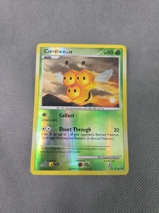 Combee 71/127 Platinum Reverse Holo - Foto 1 di 3