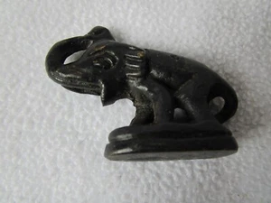 alter Messing Elefant geschwärzt 5,5x4x1,7cm 77g Dekoration Tierfigur Gluttöter - Bild 1 von 7