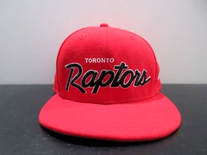 Cappello Berretto Toronto Raptors Snap Back Rosso Nero Scritta Nuova Era NBA Basket Uomo - Foto 1 di 9