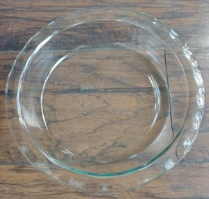Pyrex C209 9.5” Clear Pie Plate Baking Dish, Fluted Scalloped Edge, 2” Deep, USA - Picture 1 of 3