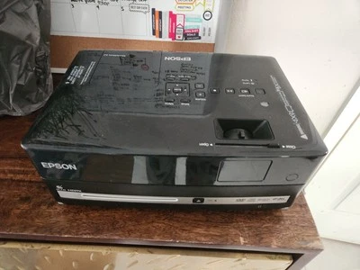 Epson MovieMate 62 LCD Projector Model H411A PERFECT CONDITION - Image 1 of 4