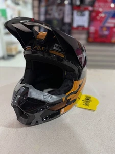Casco sesgado FOX Youth V1 negro/dorado juvenil pequeño 28357-595-YM - Imagen 1 de 3