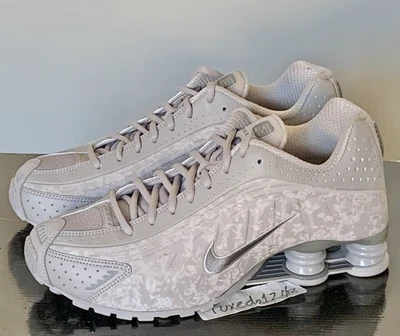 ¡Nuevo! Mujer Nike Shox R4 talla 9.5 Flat Petwer Floral tl HV0934 001 Foto 1 de 4