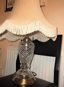 LARGE ELEGANT CUT GLASS TABLE LAMP WITH BRASS TRIM WORKING 15" + SHADE - Picture 1 of 8