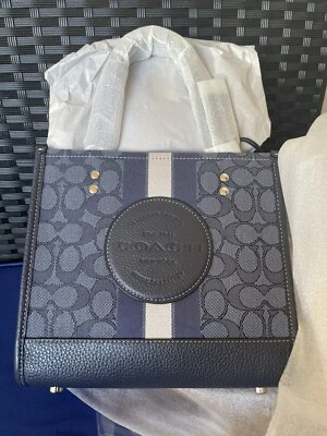 Nuevo con etiquetas Bolso de Mano Coach C8417 Signature Jacquard Parche a Rayas Dempsey 22 Denim Multi Foto 1 de 4