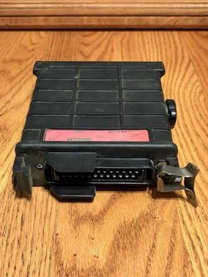 Computadora Bosch OEM W123 Mercedes Benz 1985 California Modelo 300D EGR Foto 1 de 4