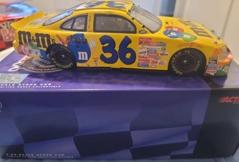#36 Ken Schrader 1/24 - 2001 M&M's - NASCAR Action Diecast Car  - Image 1 of 4