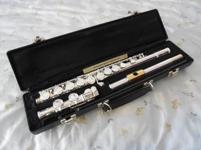 Gemeinhardt 52SP 2SP 顶级学生长笛翻新游戏即用游戏很棒 — 第 1/4 张图片