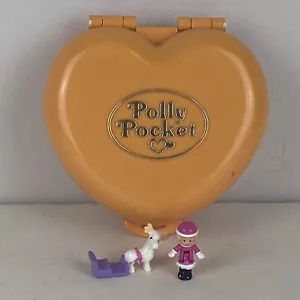 Polly Pocket 1989 Heidi's Alpine Chalet with 1 Doll and Reindeer Free Postage - Picture 1 of 10