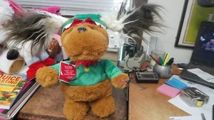 Perro de Navidad animado canta We Are Santa's Elves orejas y movimiento corporal con etiquetas 14" - Imagen 1 de 5