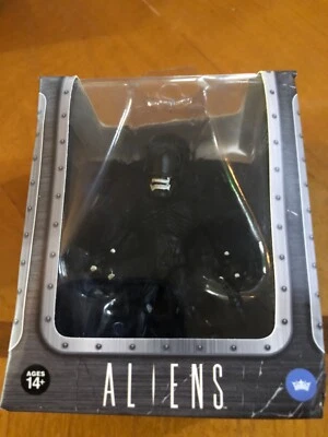 "Vinilos de acción Aliens Xenomorph totalmente posables de 3,2"" de alto" Foto 1 de 4